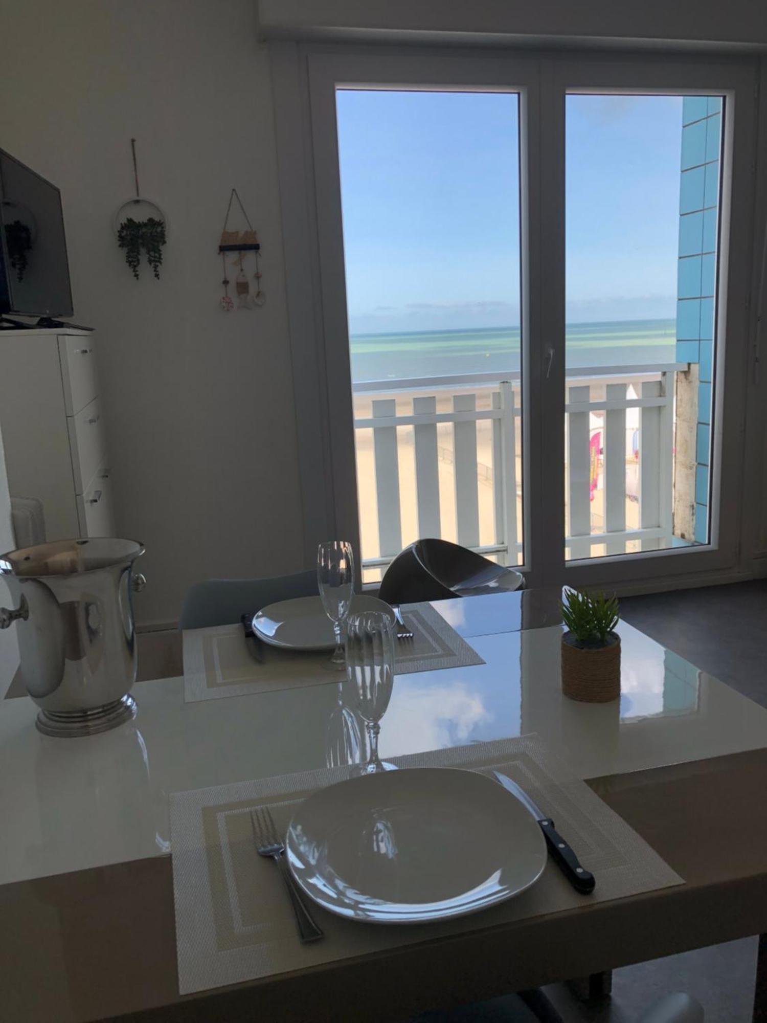 Appartement Sur La Plage De Malo Les Bains Vue Mer Dunkirk Eksteriør bilde